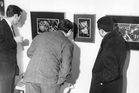 Foto di Venino Naldi ad una sua mostra